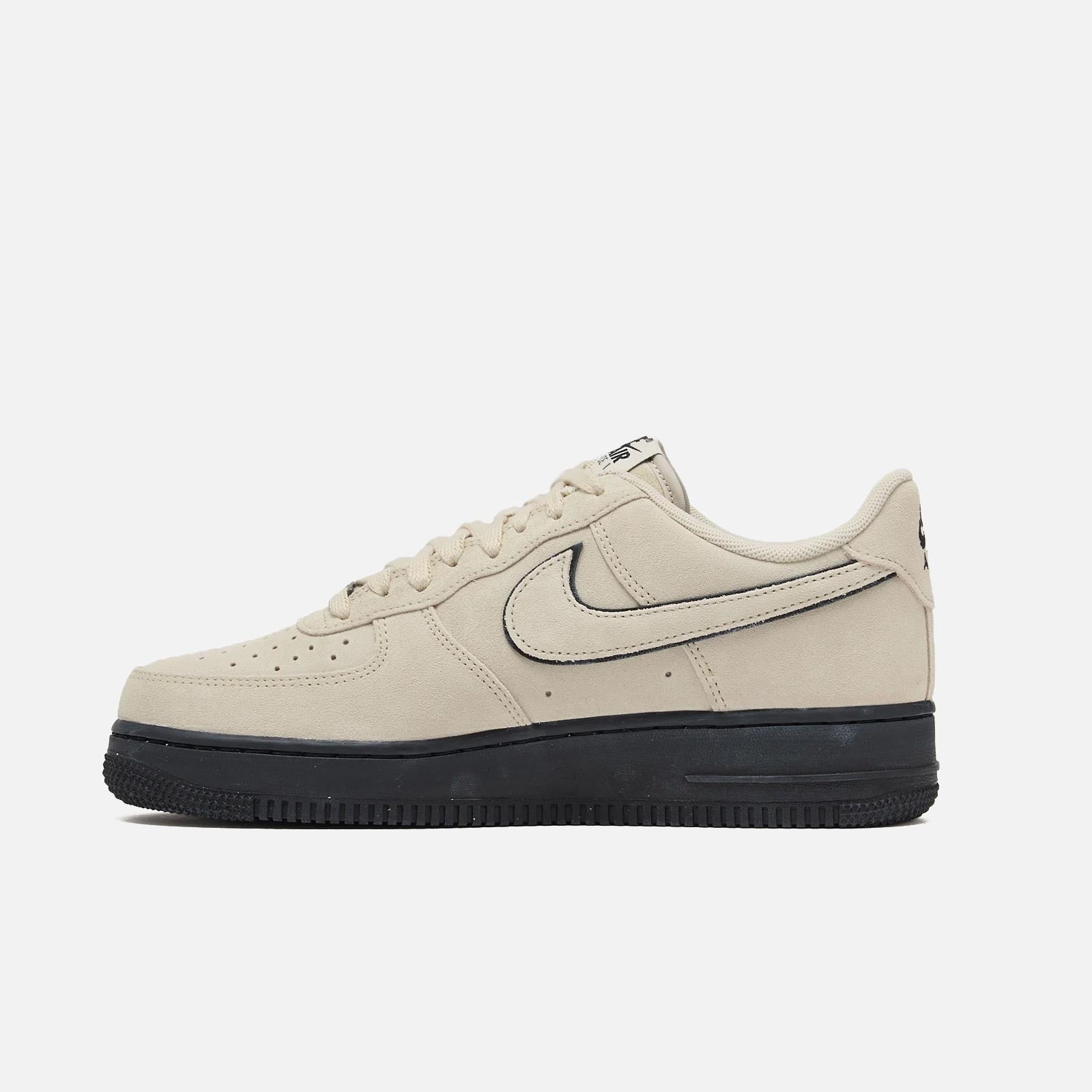 Air Force 1 07 LV8 HQ1966 200