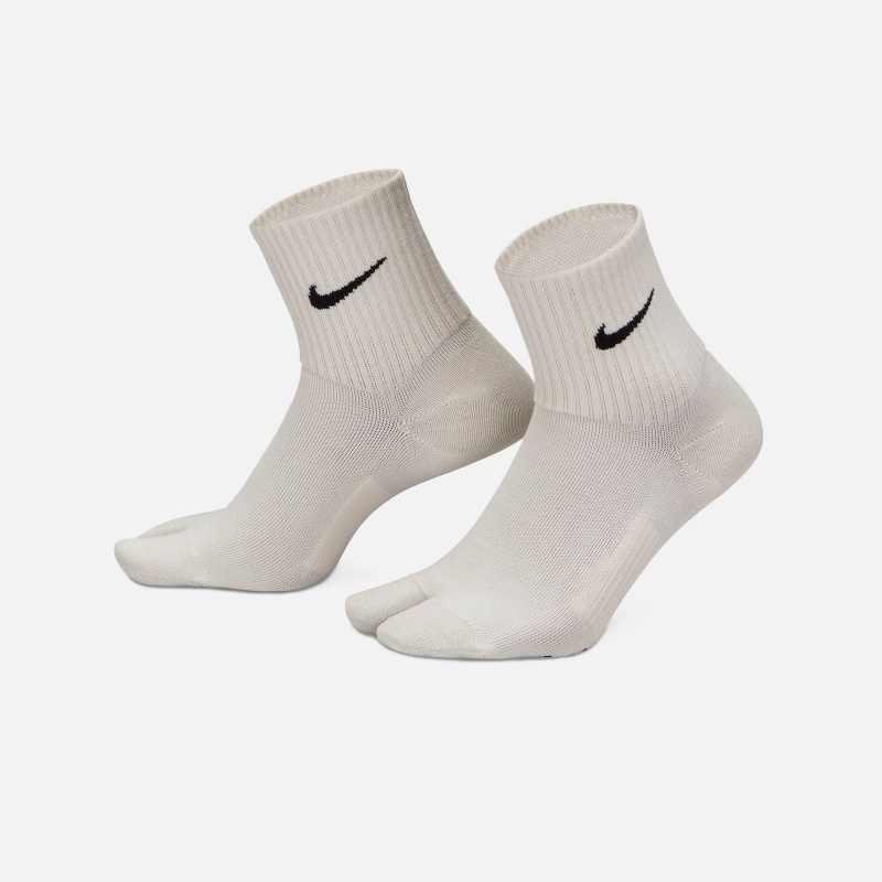 Everyday Plus Lightweight Ankle Split Toe Socks DV9475 072