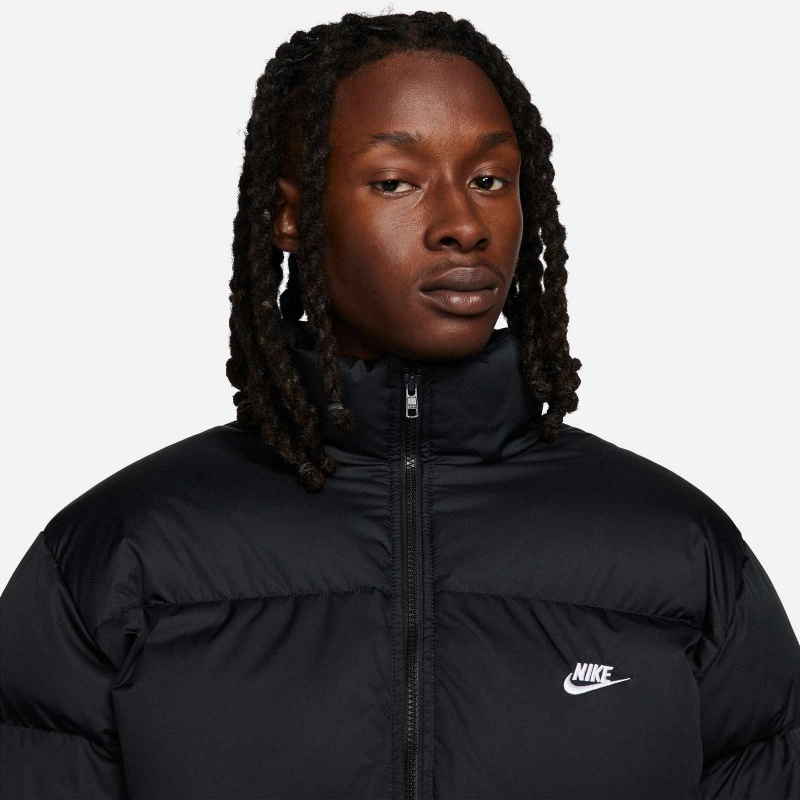 Nike: Black Sportswear Club Puffer Vest