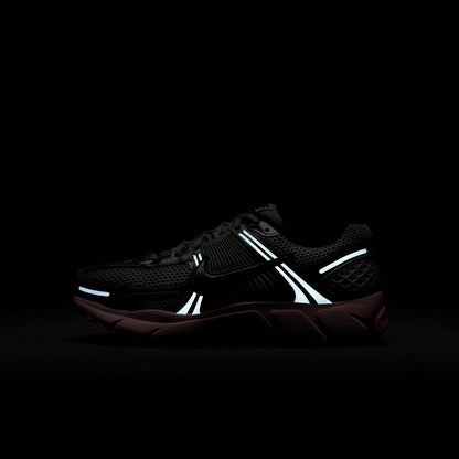 W Zoom Vomero 5 HF1877 001