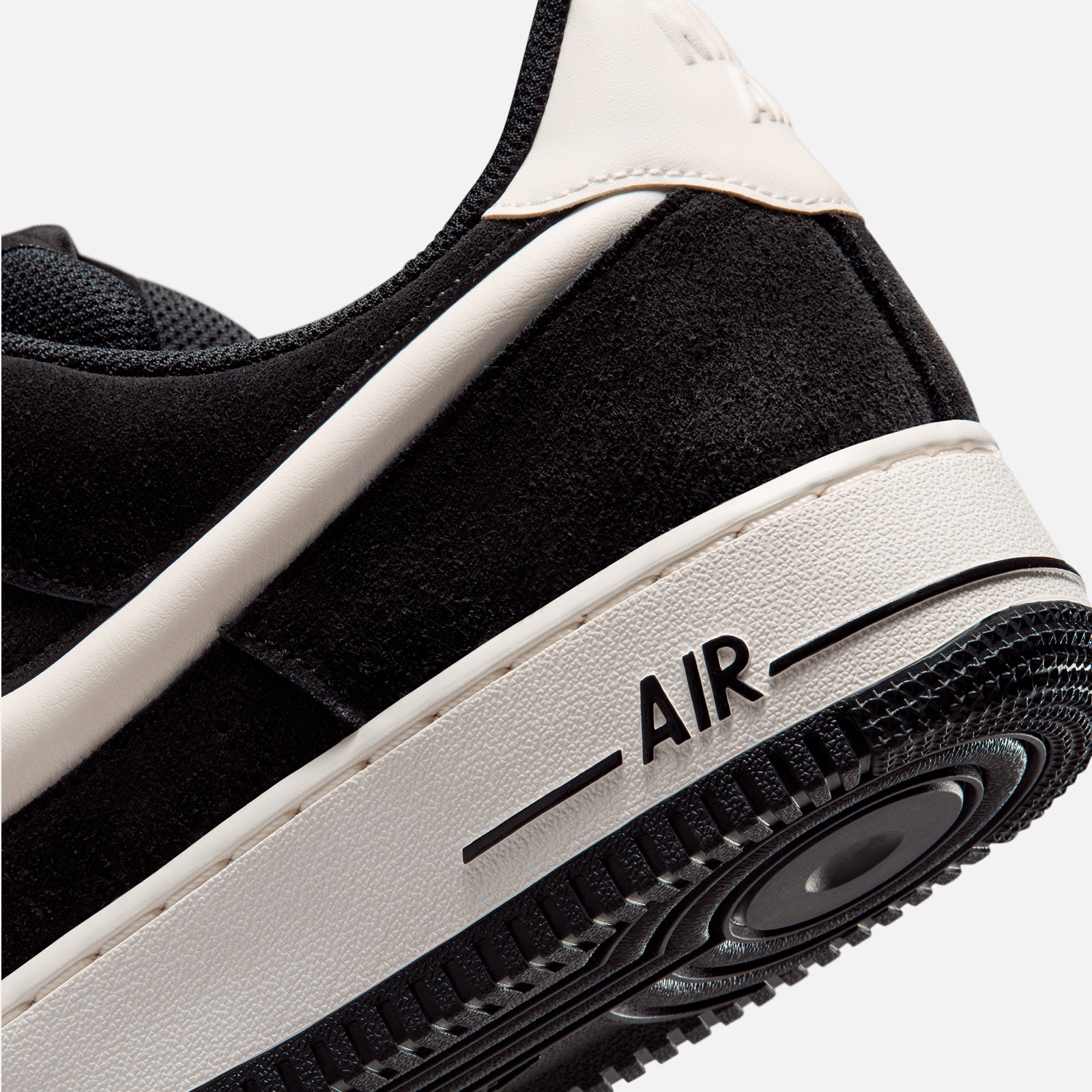 Nike Air Force 1 '07 LV8 IU7592-001